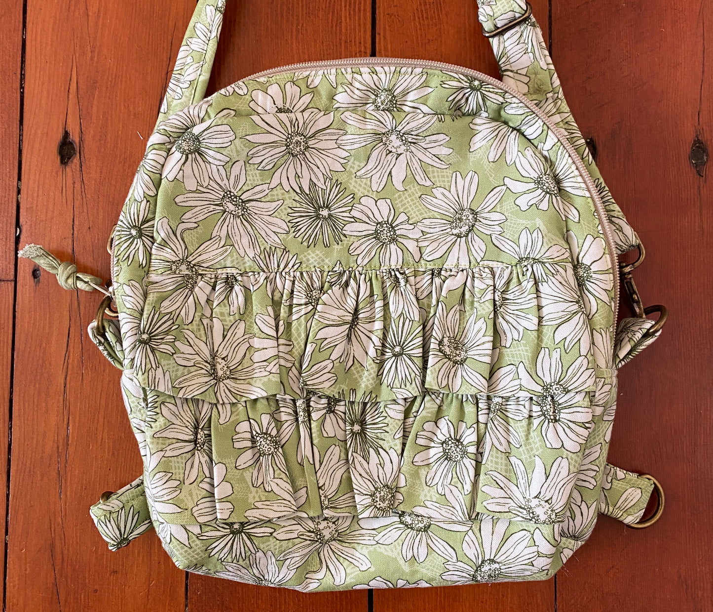 Convertible Ruffle Purse Pattern and Kit - FREE SHIPPING