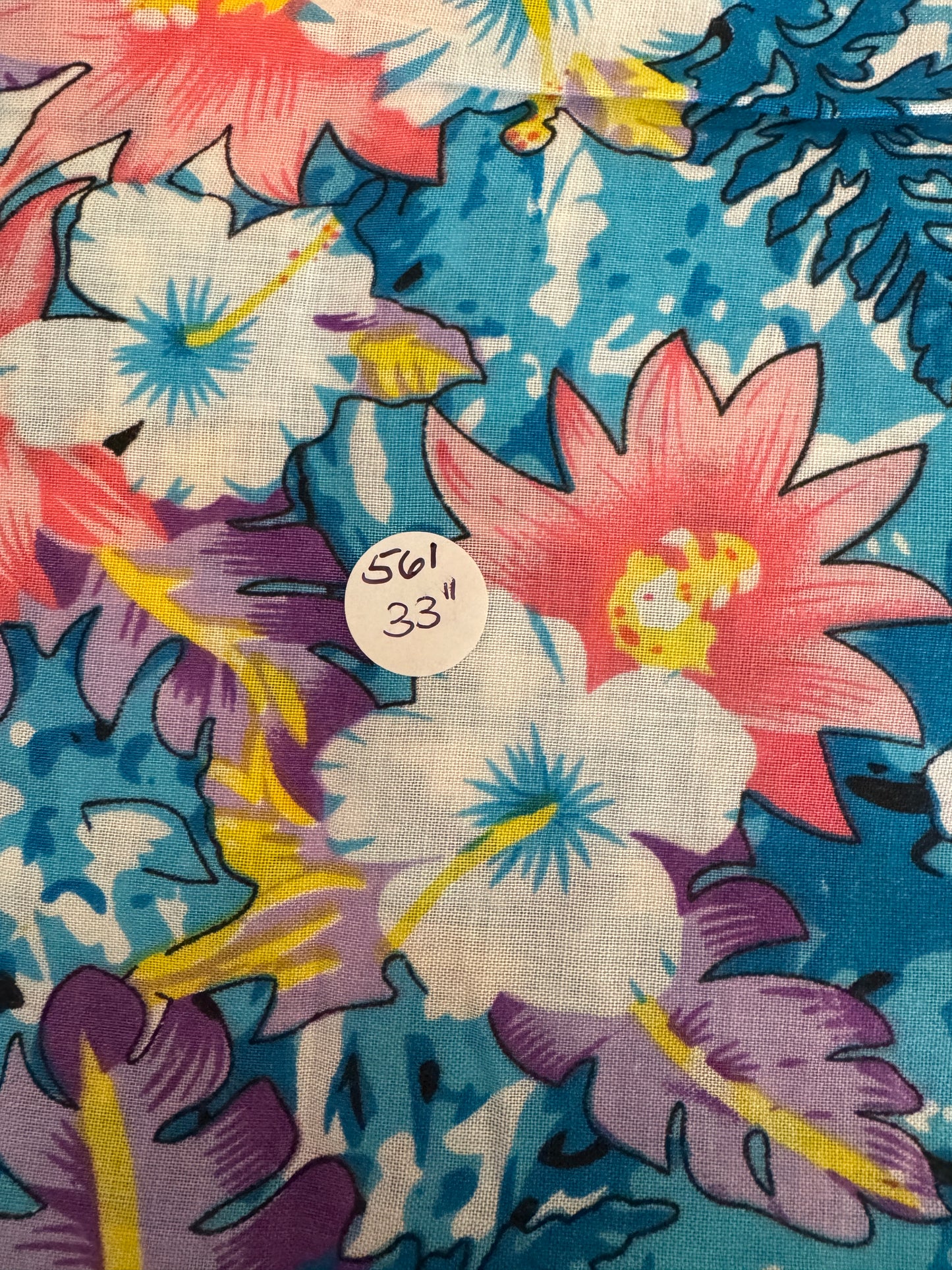 Remnant Cotton Lawn 33" #561