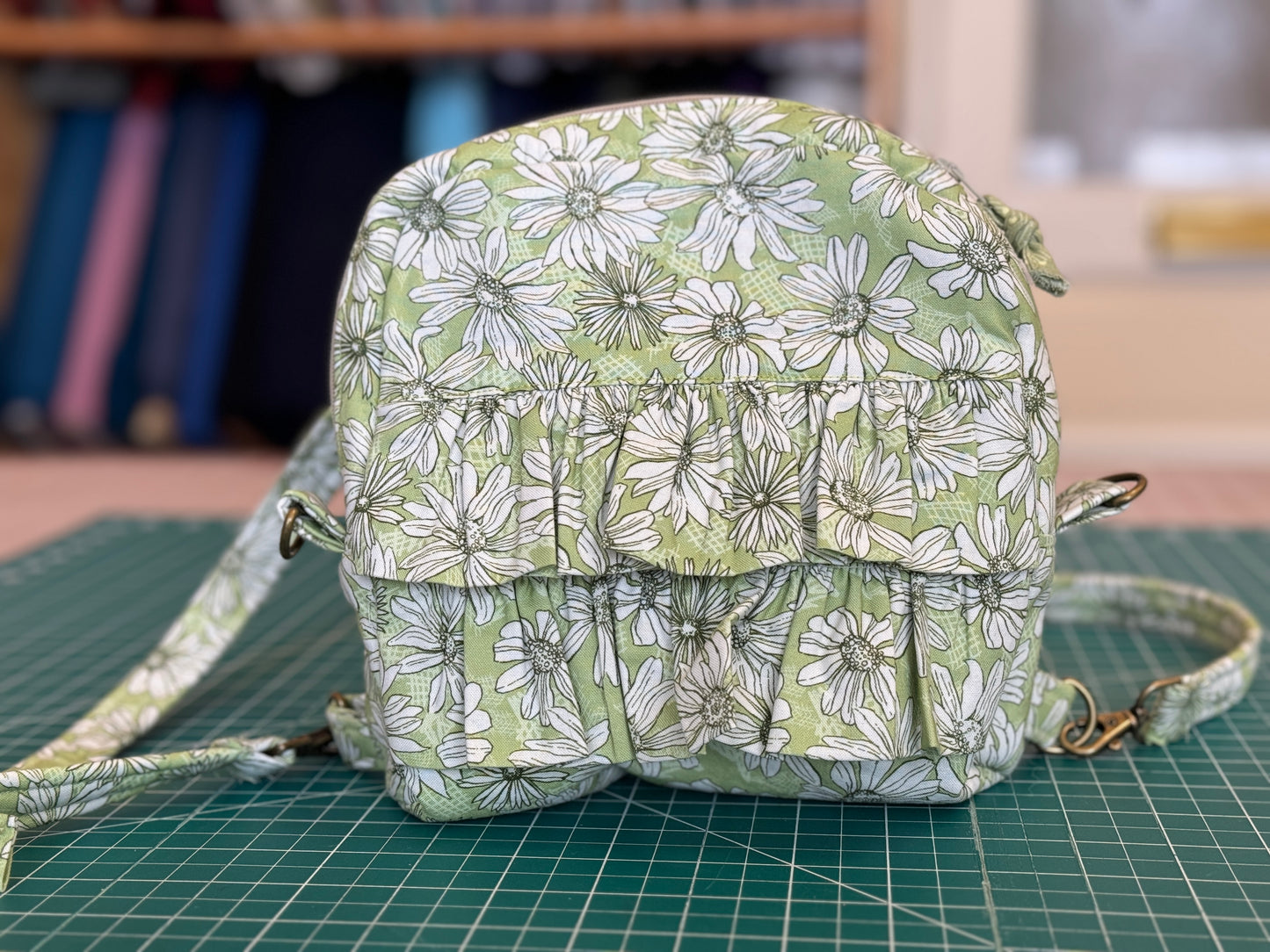 Convertible Ruffle Purse Pattern and Kit - FREE SHIPPING